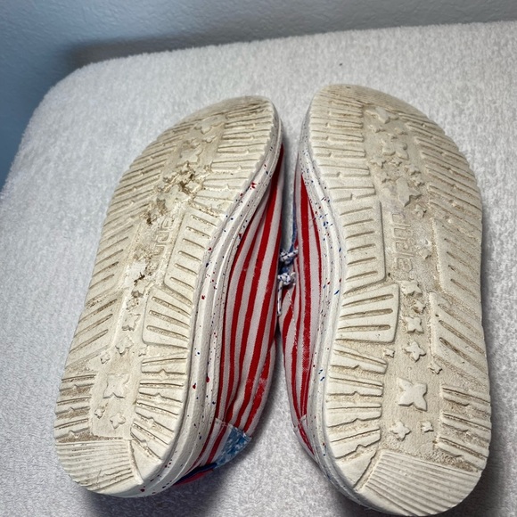 Hey Dude Red, White and Blue shoes in size Y4-L5 - Picture 6 of 6